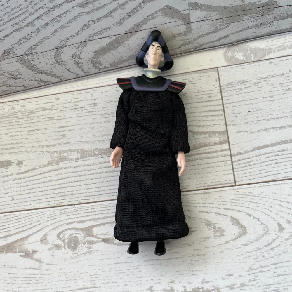 Disney Hunchback‎ of Notre Dame Judge Claude Frollo Action Figure Vintage Black